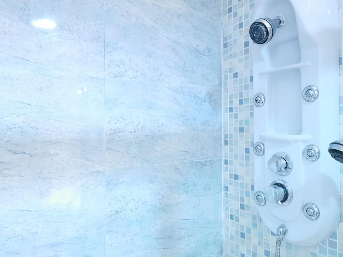 Apartamento Playa Victoria Cadiz Bagian luar foto